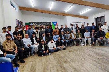 بلوچ نیشنل موومنٹ نا کنڈ آن برطانیہ ٹی اسہ ہیلکاری ورکشاپ ئس اڈ تننگا۔ بلوچستان ئٹی 28 مئی 1998 آ کننگوک پاکستان نا ایٹمی تراک آتا نسخان و بلوچ قوم آ اوفتا زیم آتا سرحال آ مروک دا ورکشاپ ئٹی پارٹی نا باسک آتا بھلو کچ ئس اوار مسک۔